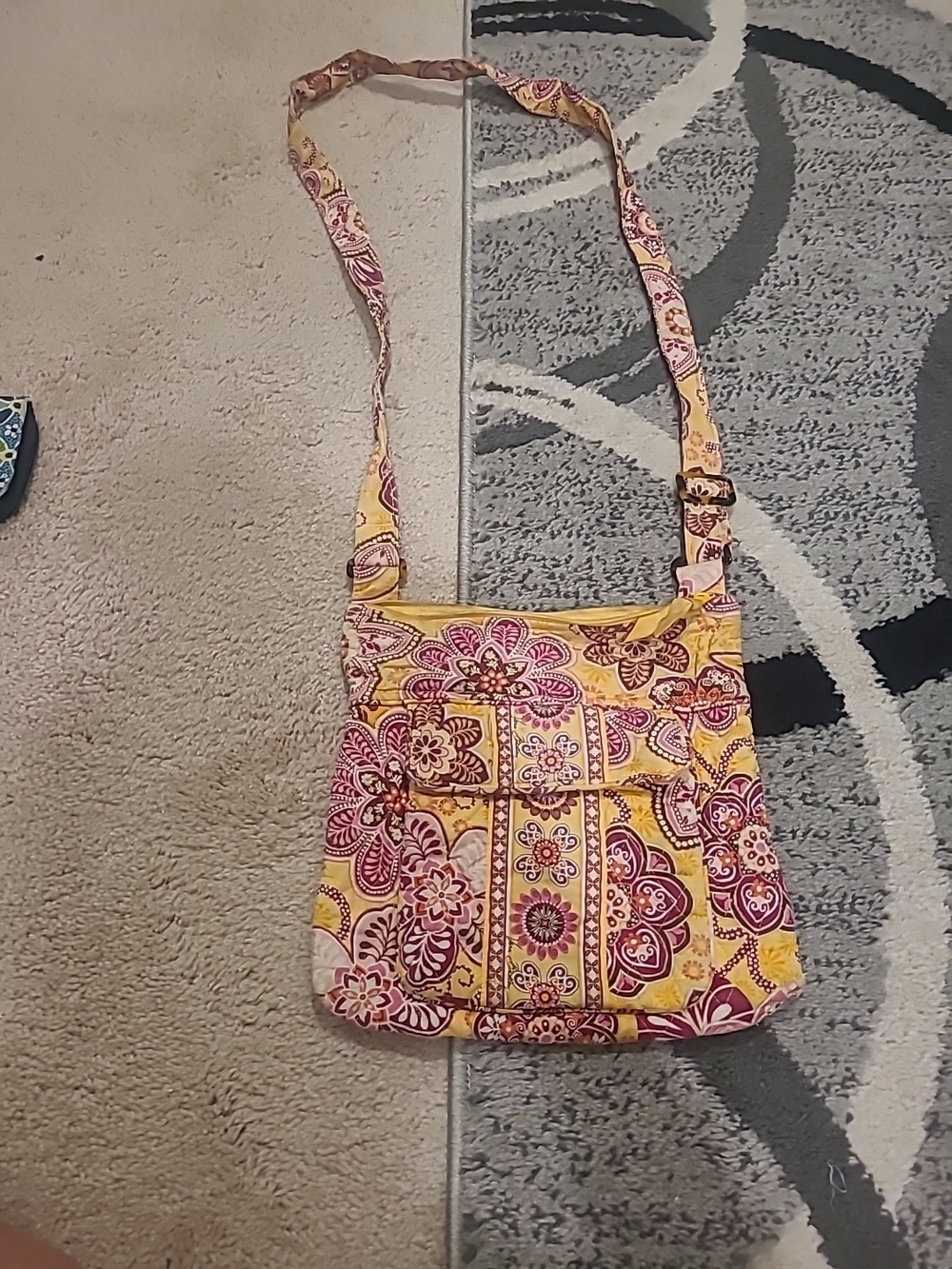 Vera Bradley Bali Gold Messenger Bag Adjustable Strap Flowers Quilted READ!